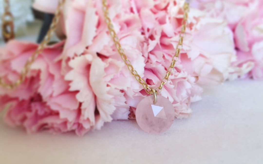 QUIERO UNA JOYA… ¡ROSA!