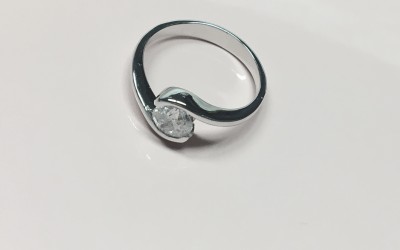 JOYAS PARA BODAS: ANILLO DE PEDIDA CON HISTORIA