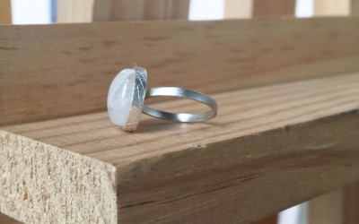 EL RETO DE HACER UNA JOYA A MEDIDA: EL ANILLO PIEDRA LUNA DE MARISOL