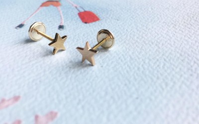 PENDIENTES DE BEBÉ CON ESTRELLA