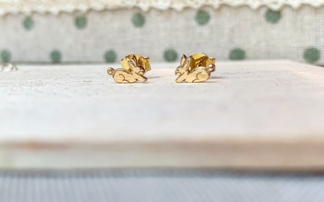 ABUELA: QUIERO UNOS PENDIENTES DE CONEJITOS