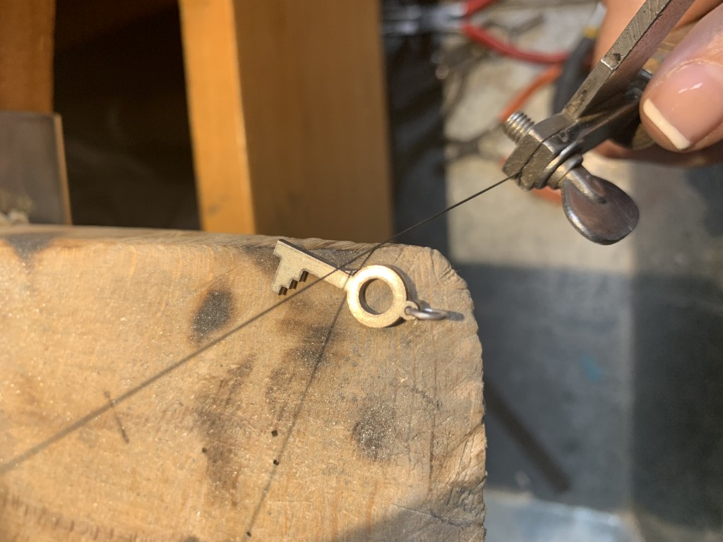 ultimando el trabajo de taller, antes de chapar